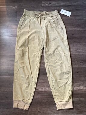 NWT Athleta Trekkie North Jogger Pants Light Sage Khaki Tan